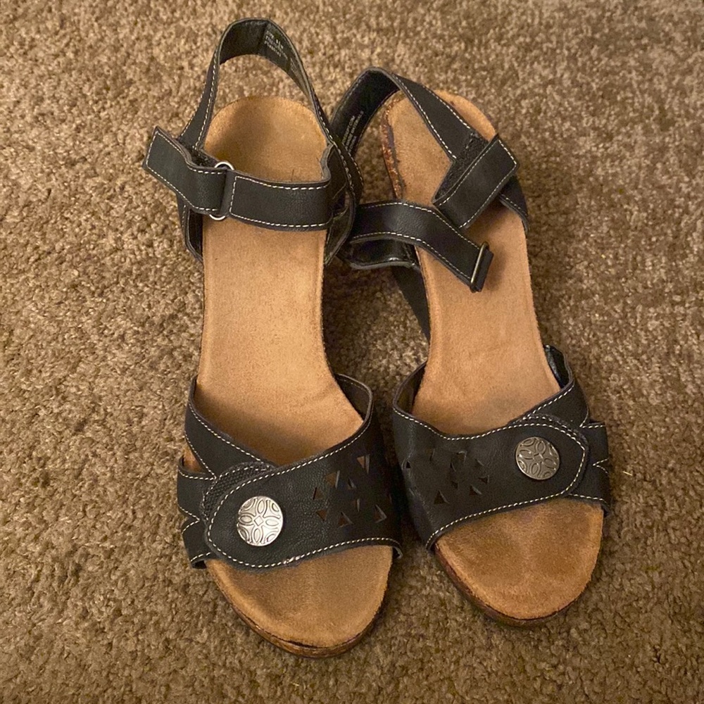 Black and Tan sandal wedges